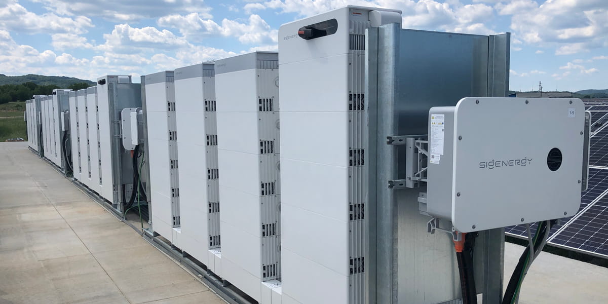 Système solaire autonome avec onduleur hybride Sigenergy forte puissance